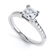 Amaranta Princess Cut Diamond Shoulder Ring 